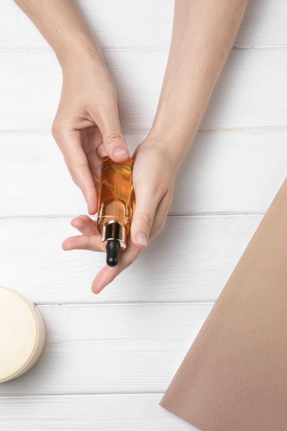 How to Make a Soothing Homemade Body Oil for Dry Skin